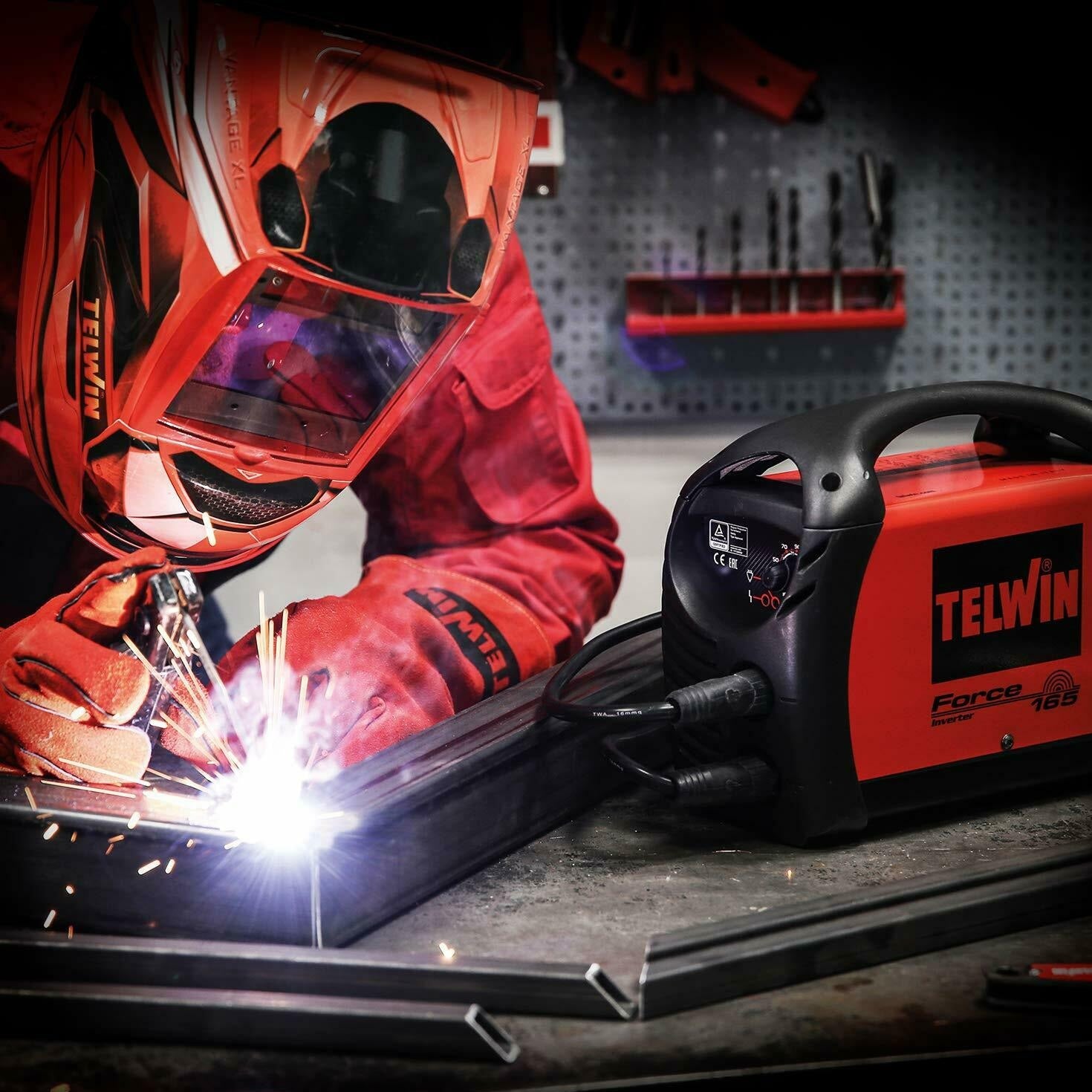 immagine-6-telwin-telwin-force-165-saldatrice-ad-elettrodo-corrente-continua-professionale-2023-ean-8004897907130